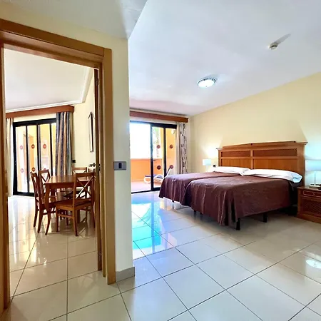 Διαμέρισμα Junior Suite, Heated Pool, Wifi, Well Connected En South Tenerife *